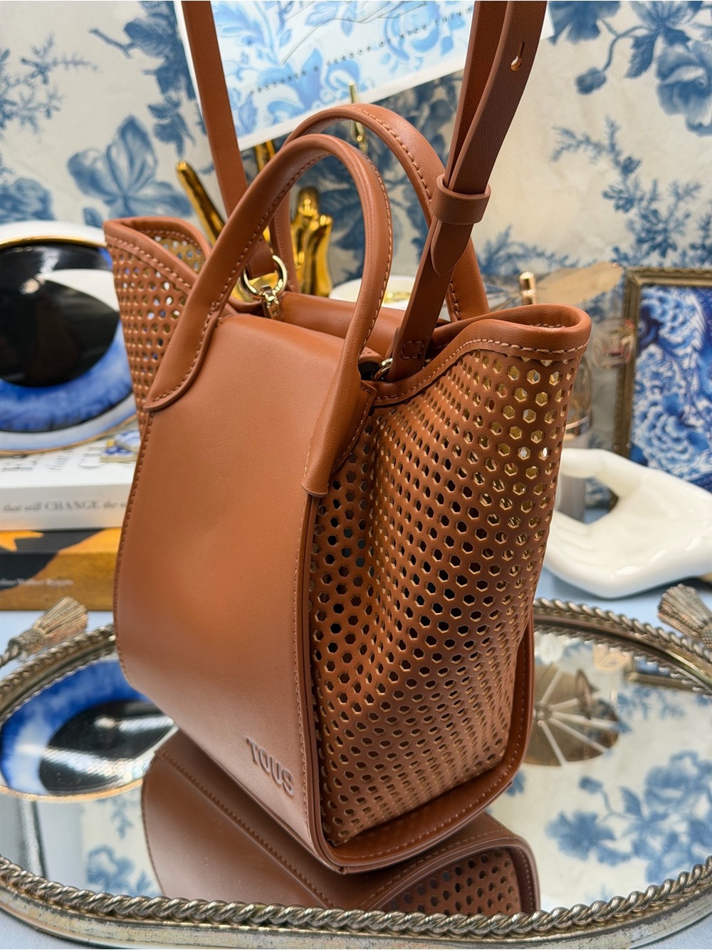🆕 TOUS 🧿 NWOT Small TOUS Tulip Cutout Mesh Bag, with Top Handle - Camel Brown - Picture 5 of 13